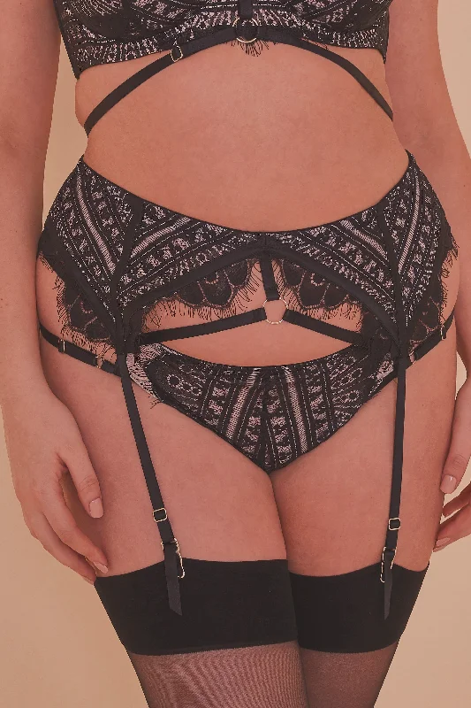 Women's bras with a slimming effectSky Pearl Lace Harness Curve Suspender Belt